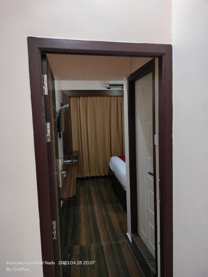 Sivamurugan Hotels クンバコナム エクステリア 写真